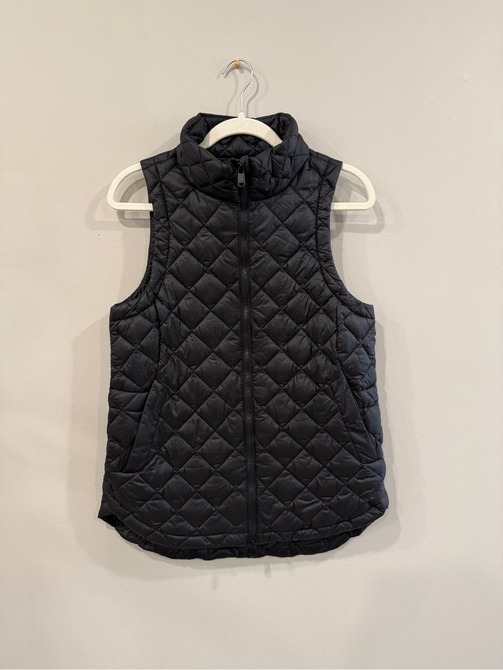 Athleta Quilted Diamond-Pattern Vest - Black